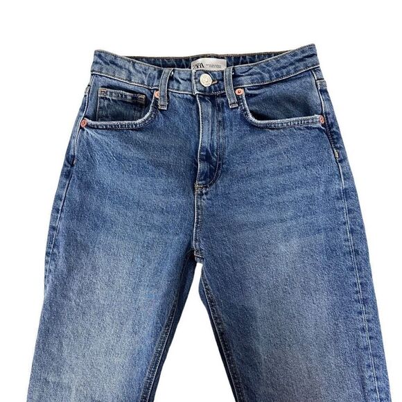 Zara High Rise Raw Hem Slim Leg Jeans size 2 - Picture 4 of 4